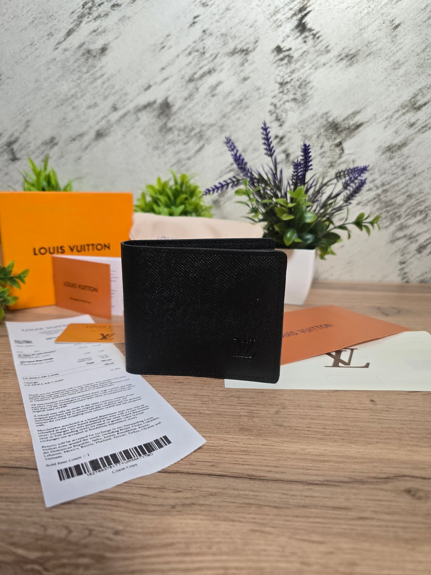 LOUIS VUITTON | Tiaga Leather Black Wallet