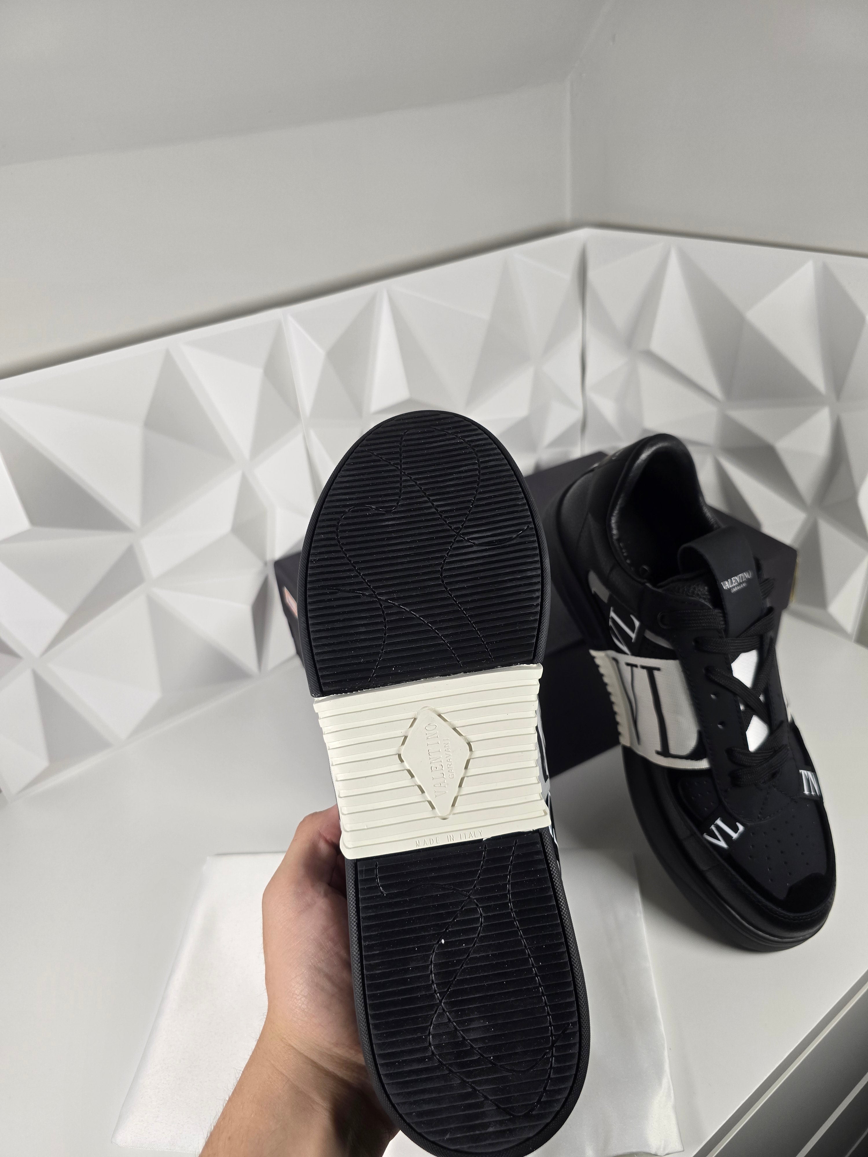 Valentino Garavani Low Top Leather Sneakers