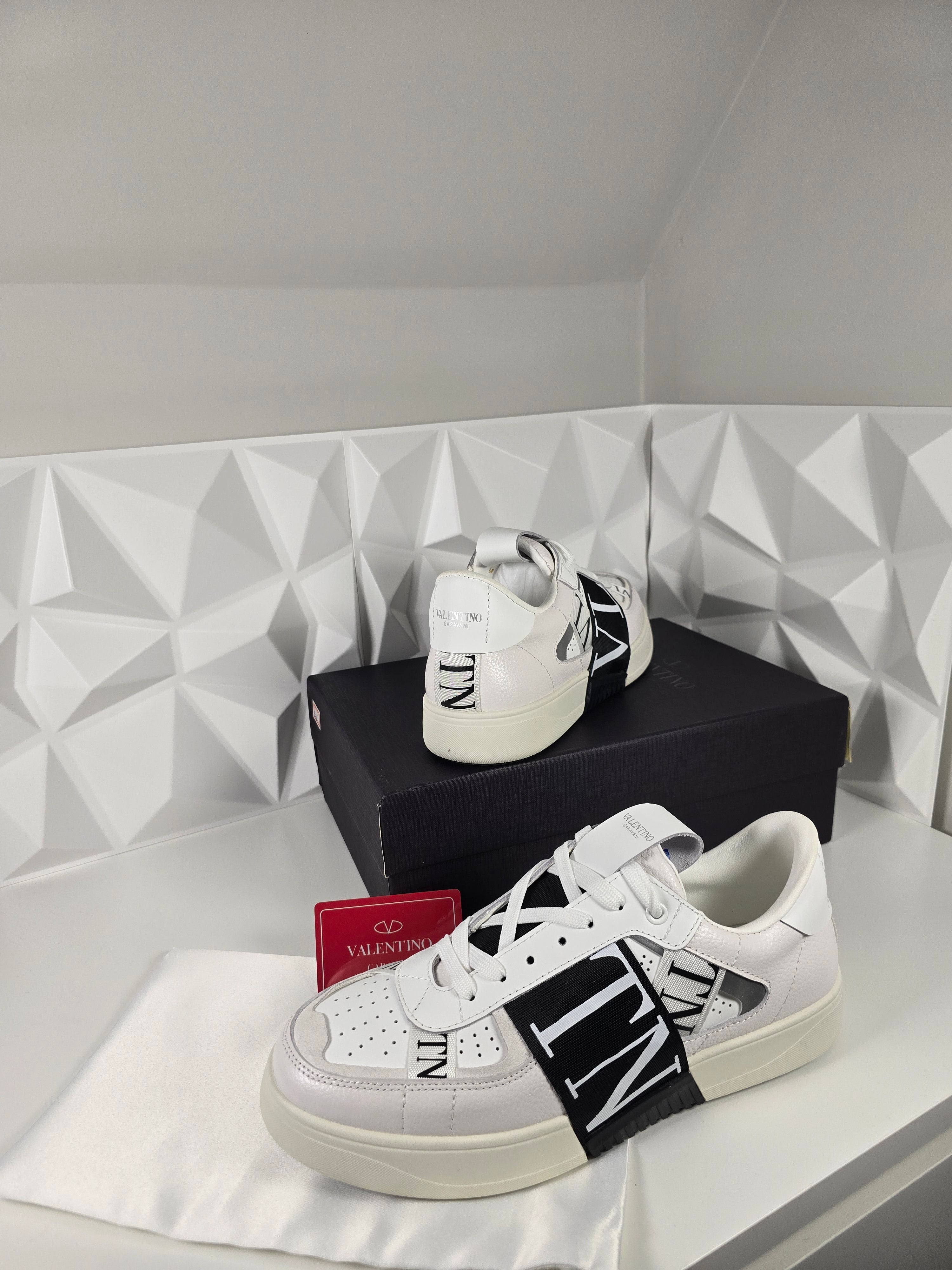 Valentino Garavani Low Top Leather Sneakers