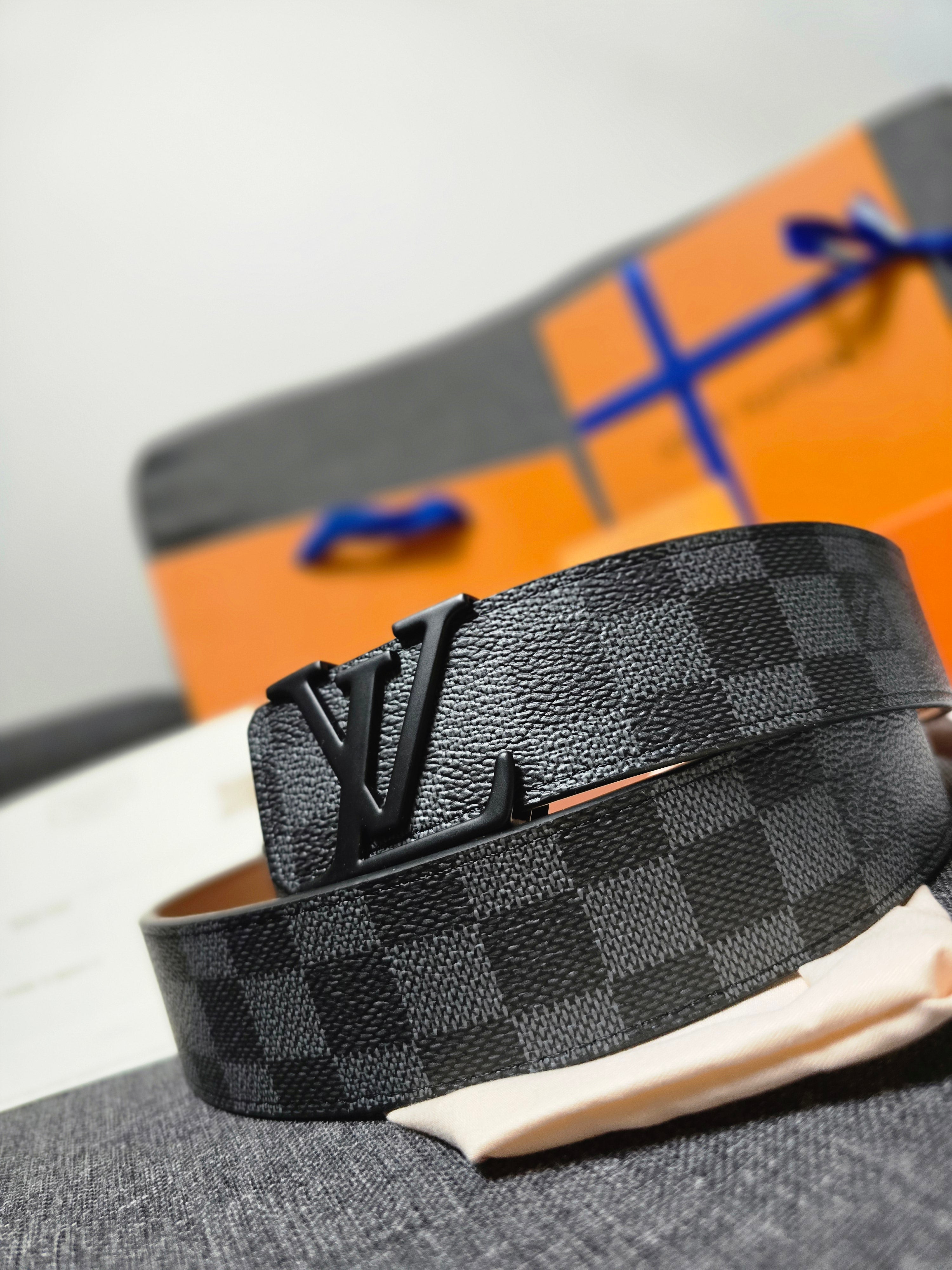 LV Initiales 40mm Reversible Belt in Damier Graphite Canvas