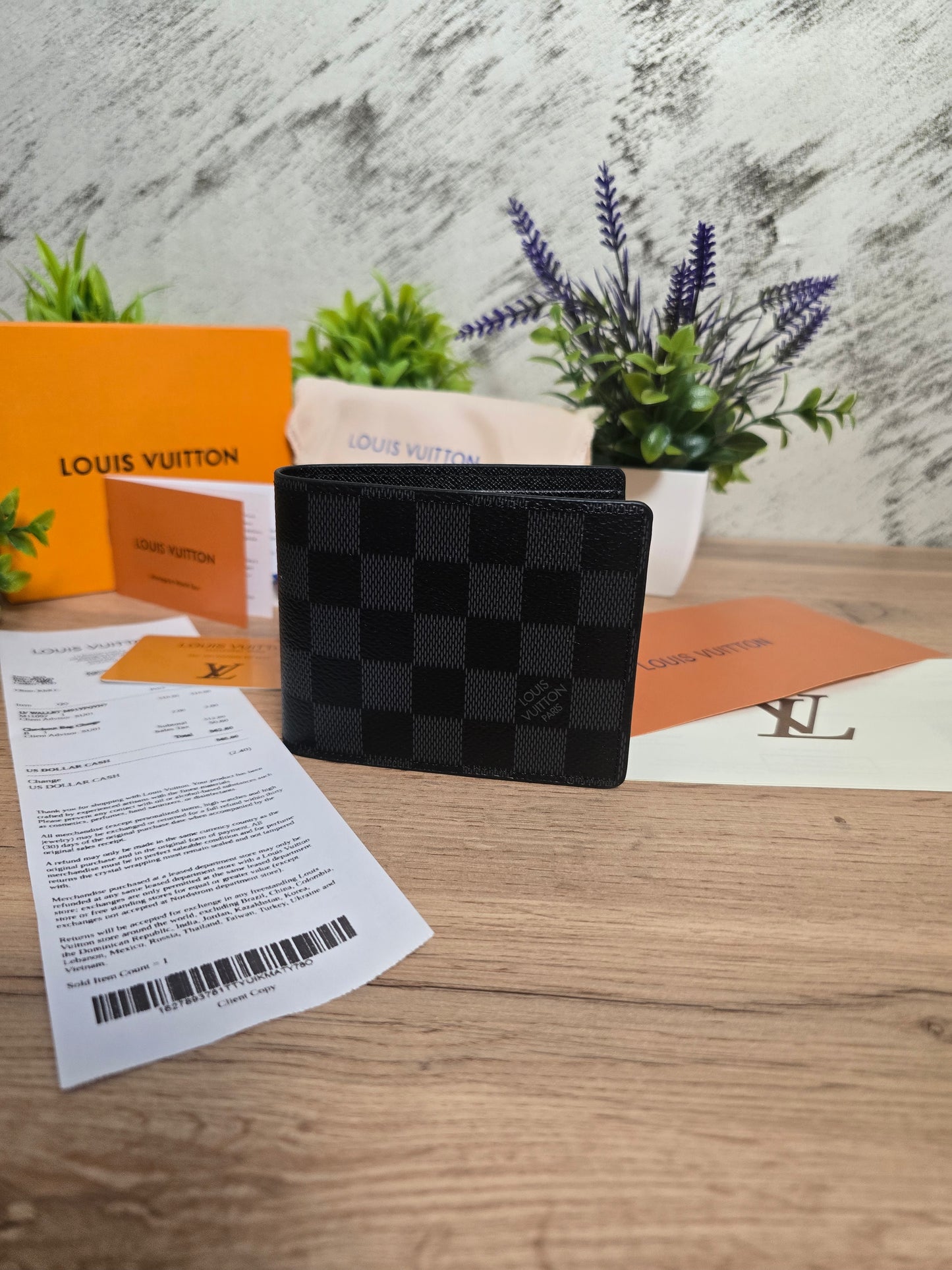 LOUIS VUITTON | Damier Graphite Slender Wallet