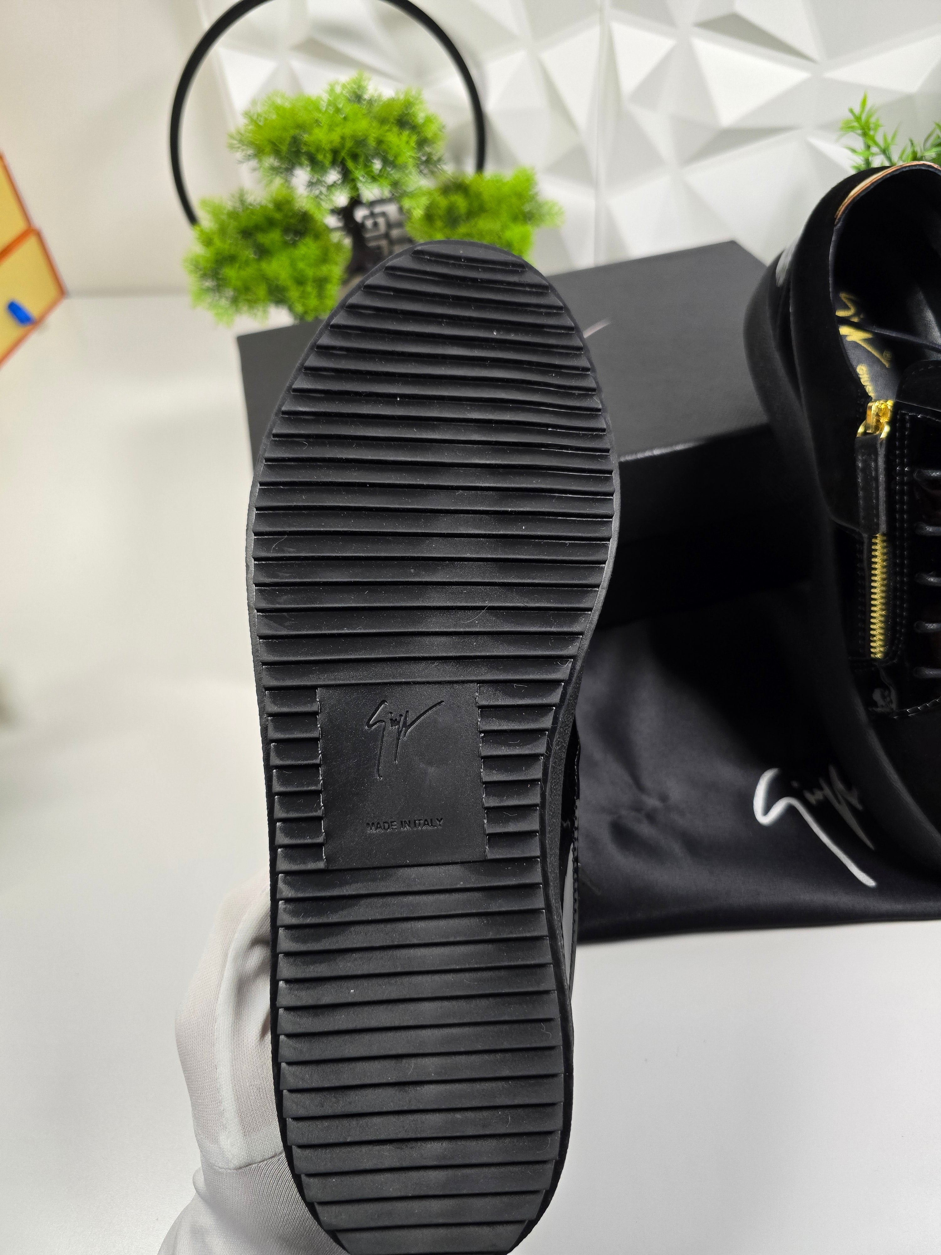 Giuseppe Zanotti Frankie