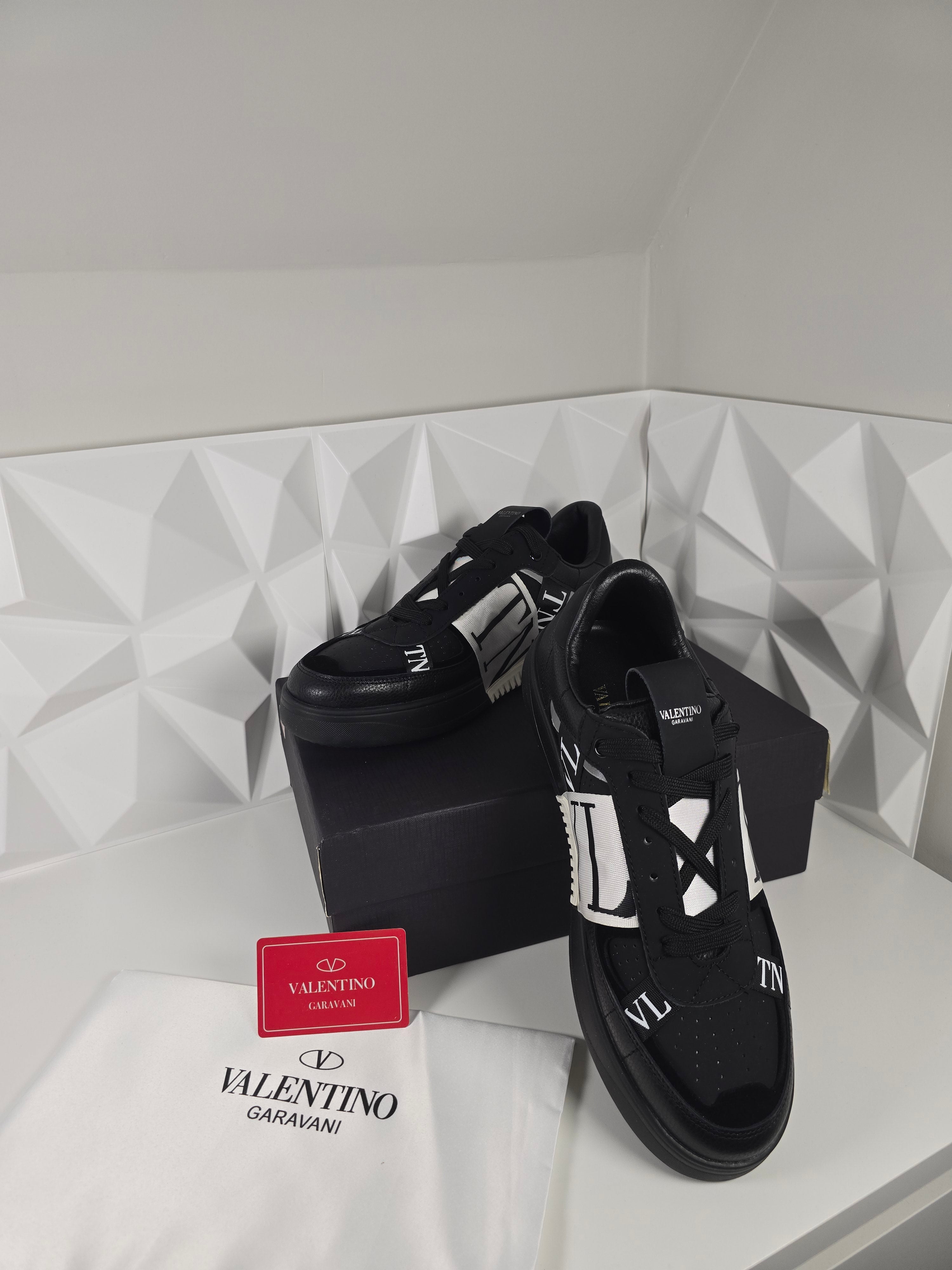 Valentino Garavani Low Top Leather Sneakers