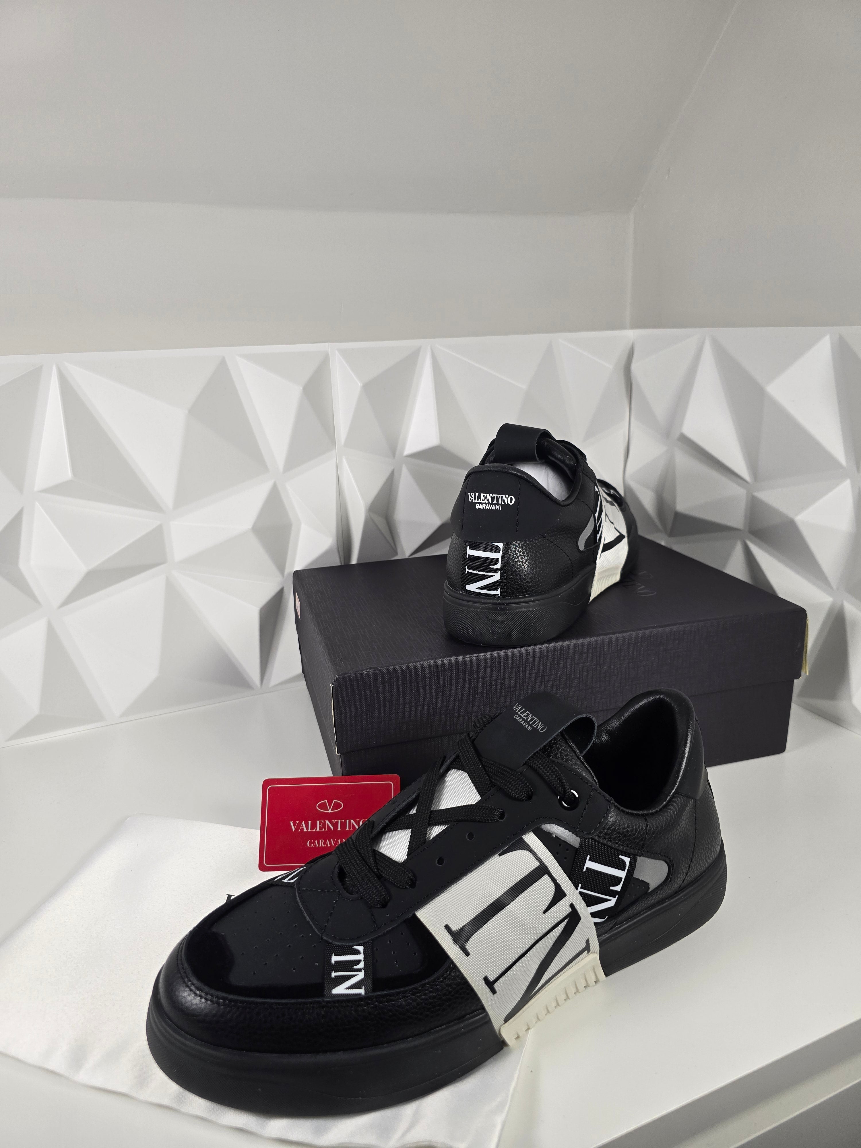 Valentino Garavani Low Top Leather Sneakers